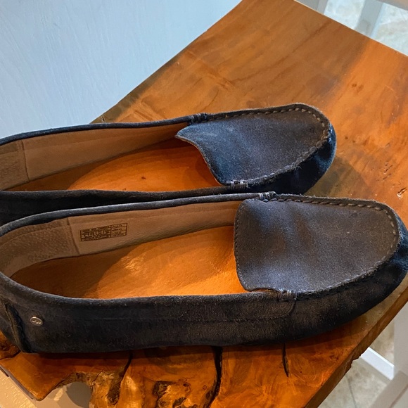 UGG women’s  Slip-On Loafers sz 9.5 - Picture 2 of 9